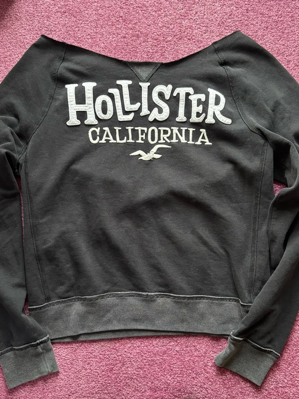 Hollister Black Pullover with White Logo Detail - Picture 1 of 5